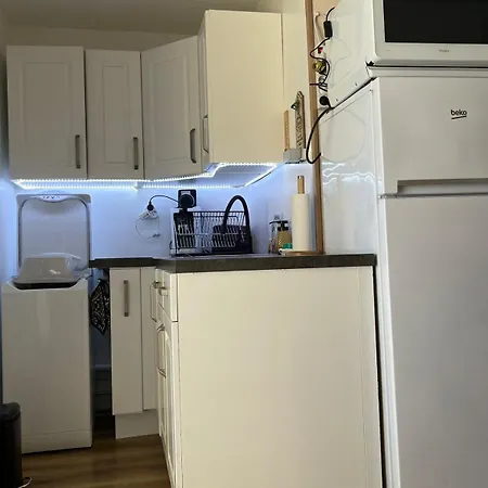 2 Bedroom Apartment, Sleeps 4 Apartament