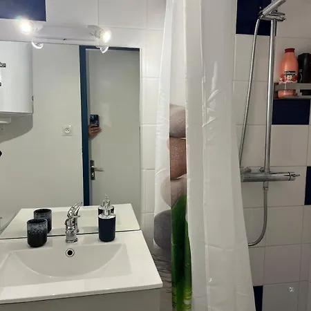 2 Bedroom Apartment, Sleeps 4 * Fleury